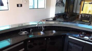 Casa (1) | Cucina privata | Frigorifero, microonde, forno, piano cottura