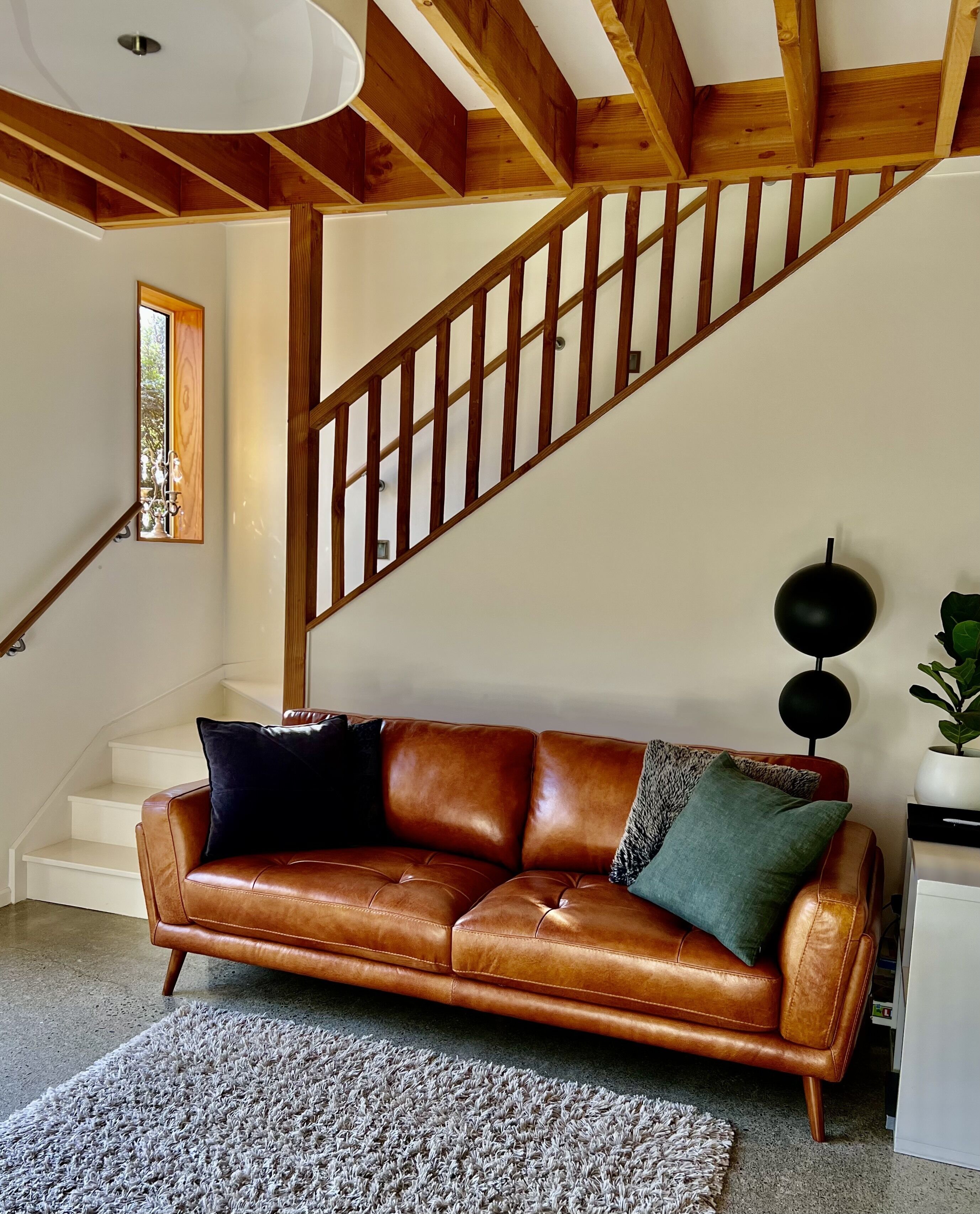 Televisie, een dvd-speler, speelgoed en boeken