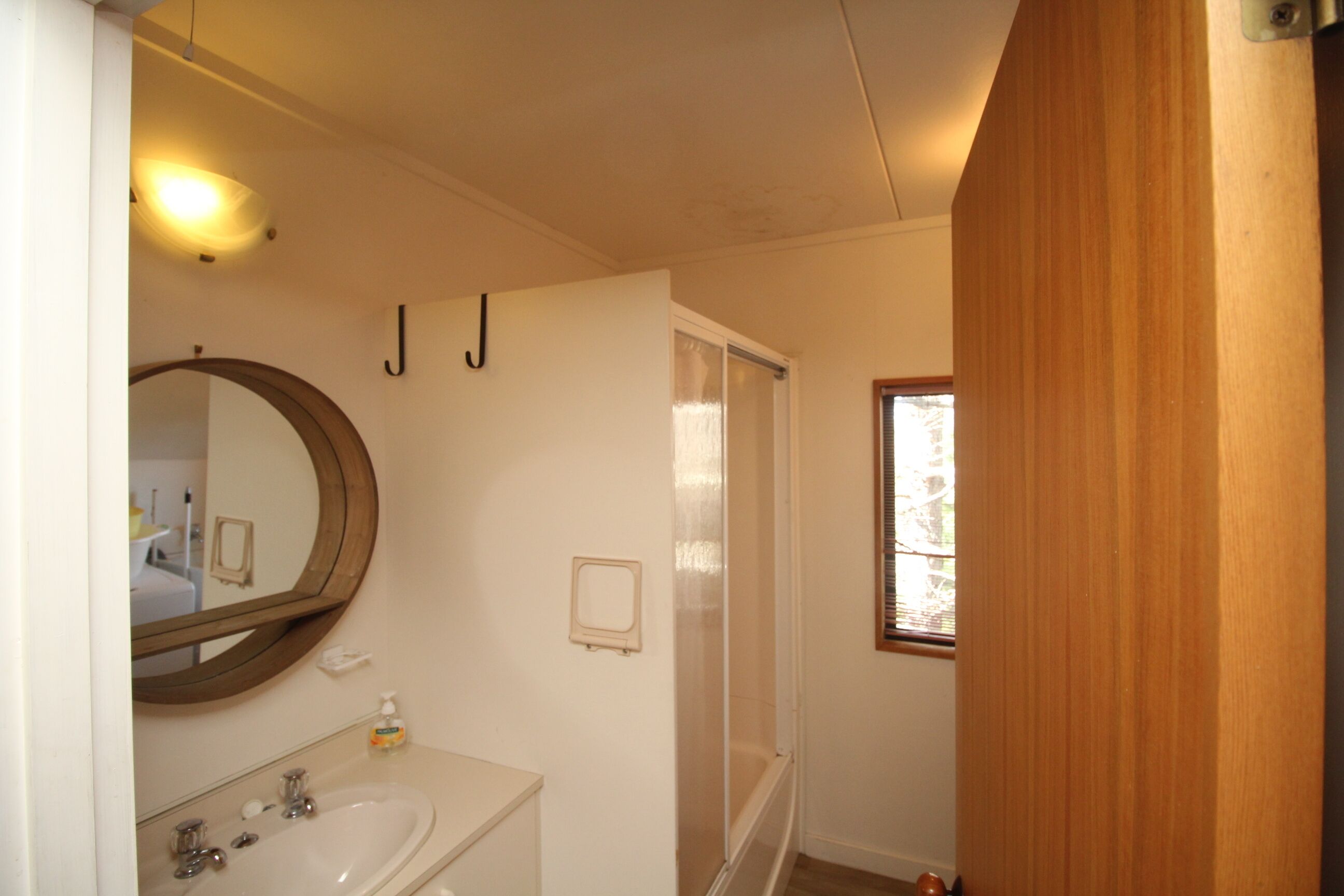 Bathtub, hair dryer