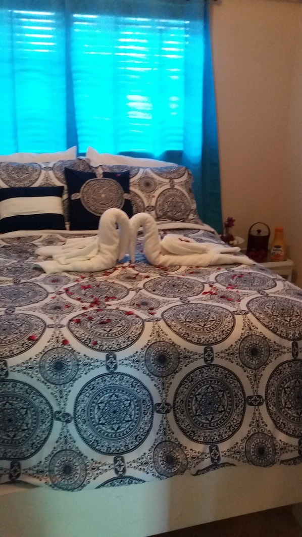 1 sovrum, strykjärn/strykbräda, internet och sängkläder