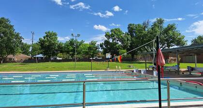 Mudgee Explorer Lodge.
Owned by Mudgee Wine Explorer Tours