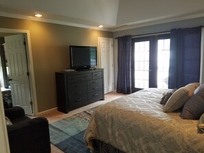 5 habitaciones, tabla de planchar con plancha y wifi gratis 