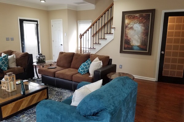 Smart TV, fireplace, DVD player, books