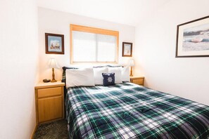Free WiFi, bed sheets - Waterfront at Potlatch (Shelton)