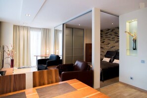 1 quarto, escrivaninha, quartos à prova de som