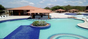 Condomínio Hotel Canarius Residence de Gravatá Pe. Flat 101 Térreo Nascente. 