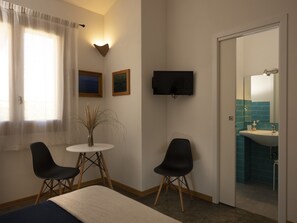 Grand Double Room | Free WiFi, bed sheets - Stagnone Area Zero (Marsala)