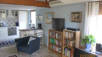 DVD player, books, music library, video library