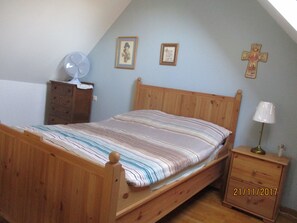 1 Schlafzimmer, Schreibtisch, Bügeleisen/Bügelbrett, kostenloses WLAN