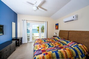 2 bedrooms, free WiFi - Oceanfront Villa, great house reef, near dive shops, restaurants, sleeps 4 (Hato)