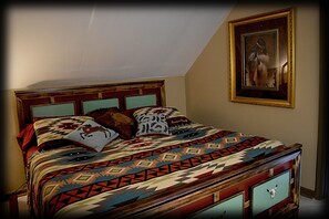 1 bedroom, iron/ironing board, free WiFi, bed sheets - The great spirit's lair in historic Eureka Springs, Arkansas (Eureka Springs)