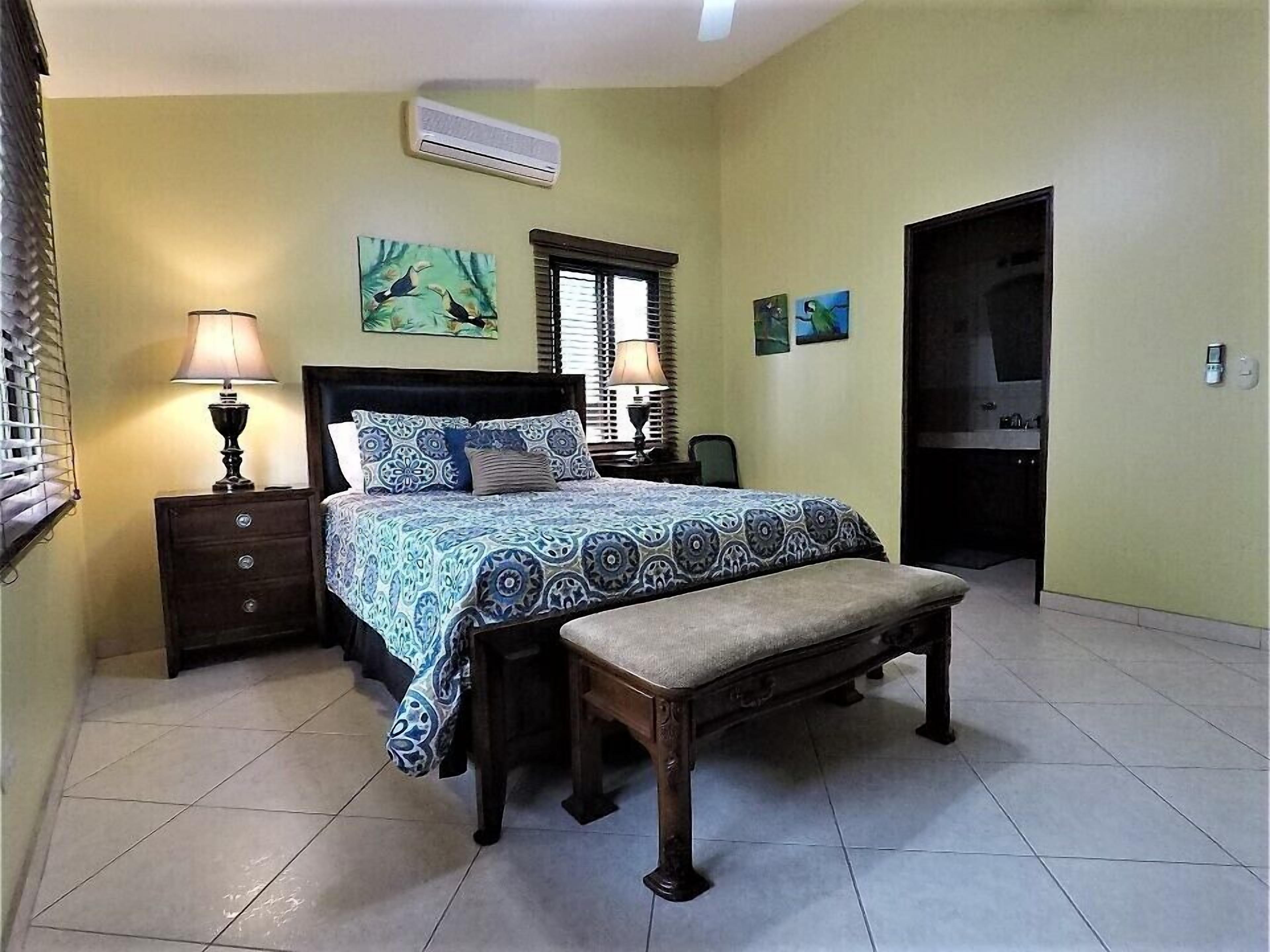 2 bedrooms, in-room safe, iron/ironing board, free WiFi