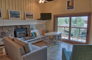 TV, fireplace - Longbranch 309, Lovely 2BR Condo, 2 Blocks from Main St (Breckenridge)