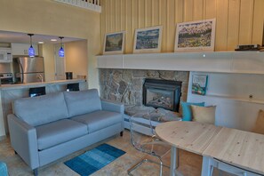 TV, fireplace - Longbranch 309, Lovely 2BR Condo, 2 Blocks from Main St (Breckenridge)