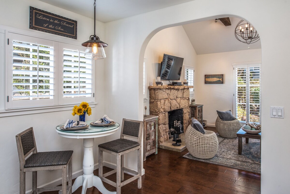 Photo 10 of 3747 Bungalow by-the-Sea - Adorable, Cozy Cottage