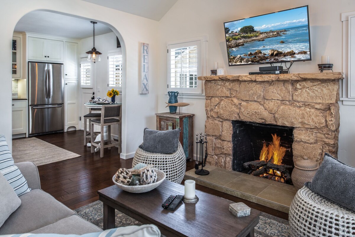 Photo 8 of 3747 Bungalow by-the-Sea - Adorable, Cozy Cottage