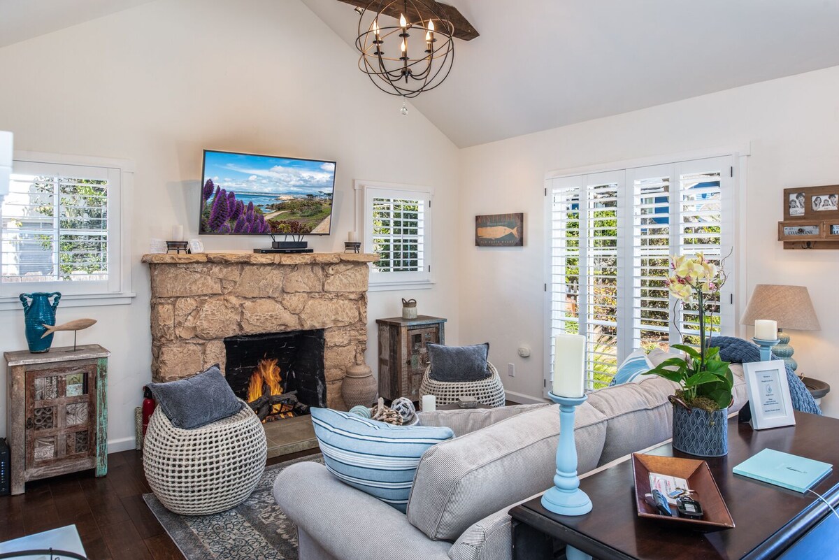 Photo 6 of 3747 Bungalow by-the-Sea - Adorable, Cozy Cottage