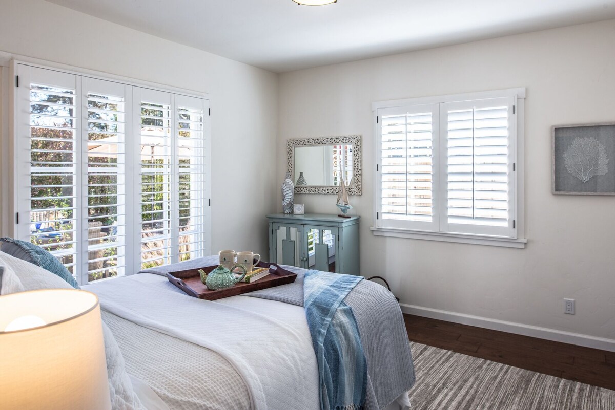 Photo 21 of 3747 Bungalow by-the-Sea - Adorable, Cozy Cottage