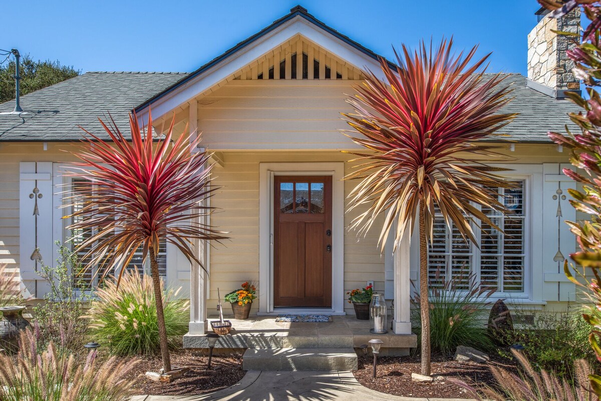 Photo 31 of 3747 Bungalow by-the-Sea - Adorable, Cozy Cottage