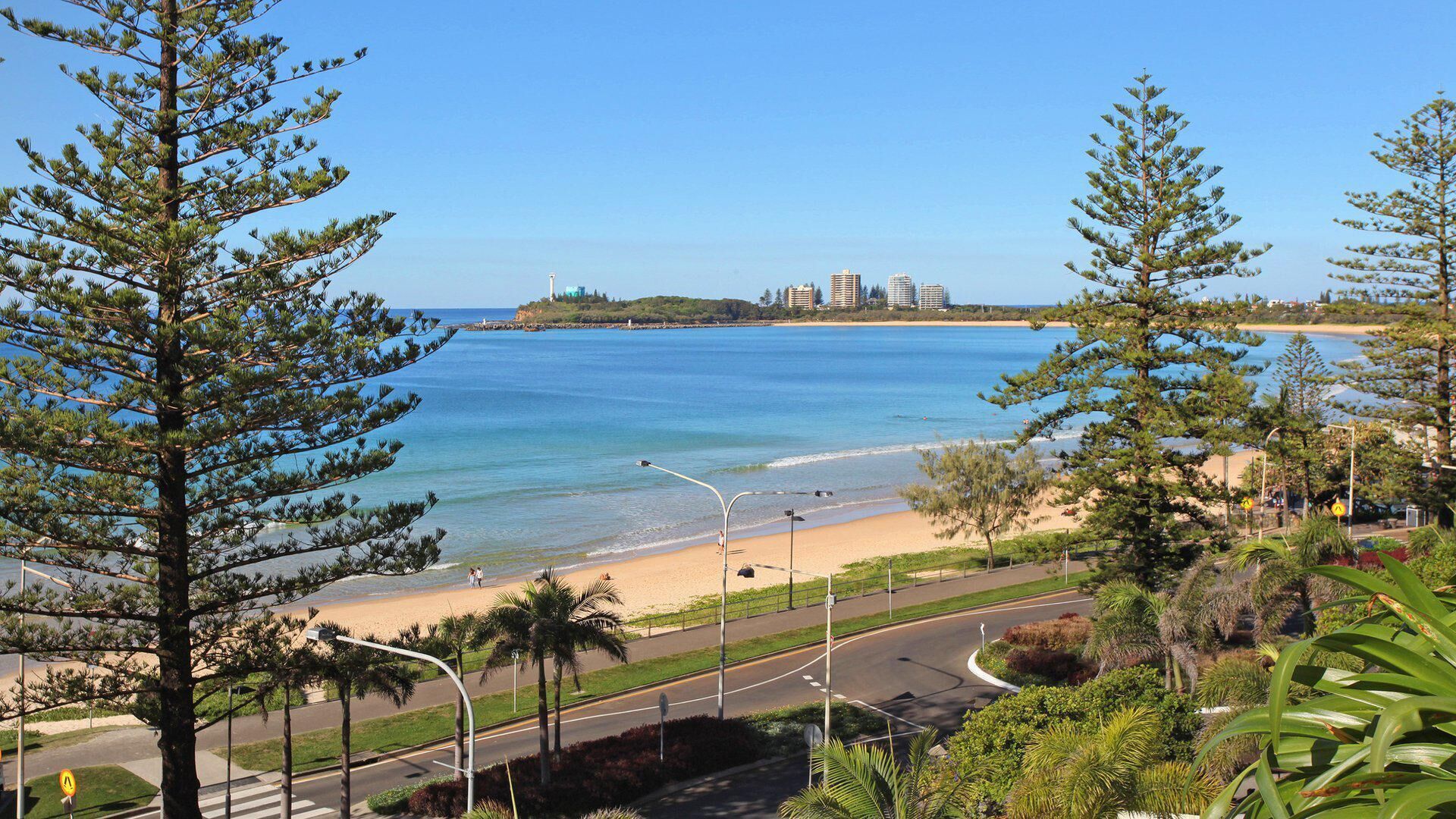 Sirocco 506 - Two Bedroom unit Sleep 6 - FREE WIFI - Located on the front of Mooloolaba Esplanade — image 2