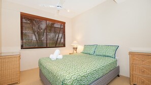 3 室のベッドルーム、アイロン / アイロン台、WiFi (無料)、ベッドシーツ