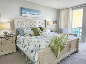 3 slaapkamers, een strijkplank/strijkijzer, gratis wifi, beddengoed