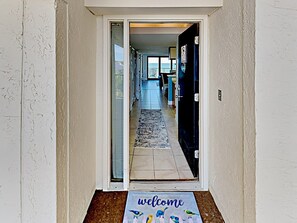 Interior - Sandpiper Run A2J - 2 Direct Oceanfront Porches (Pawleys Island)