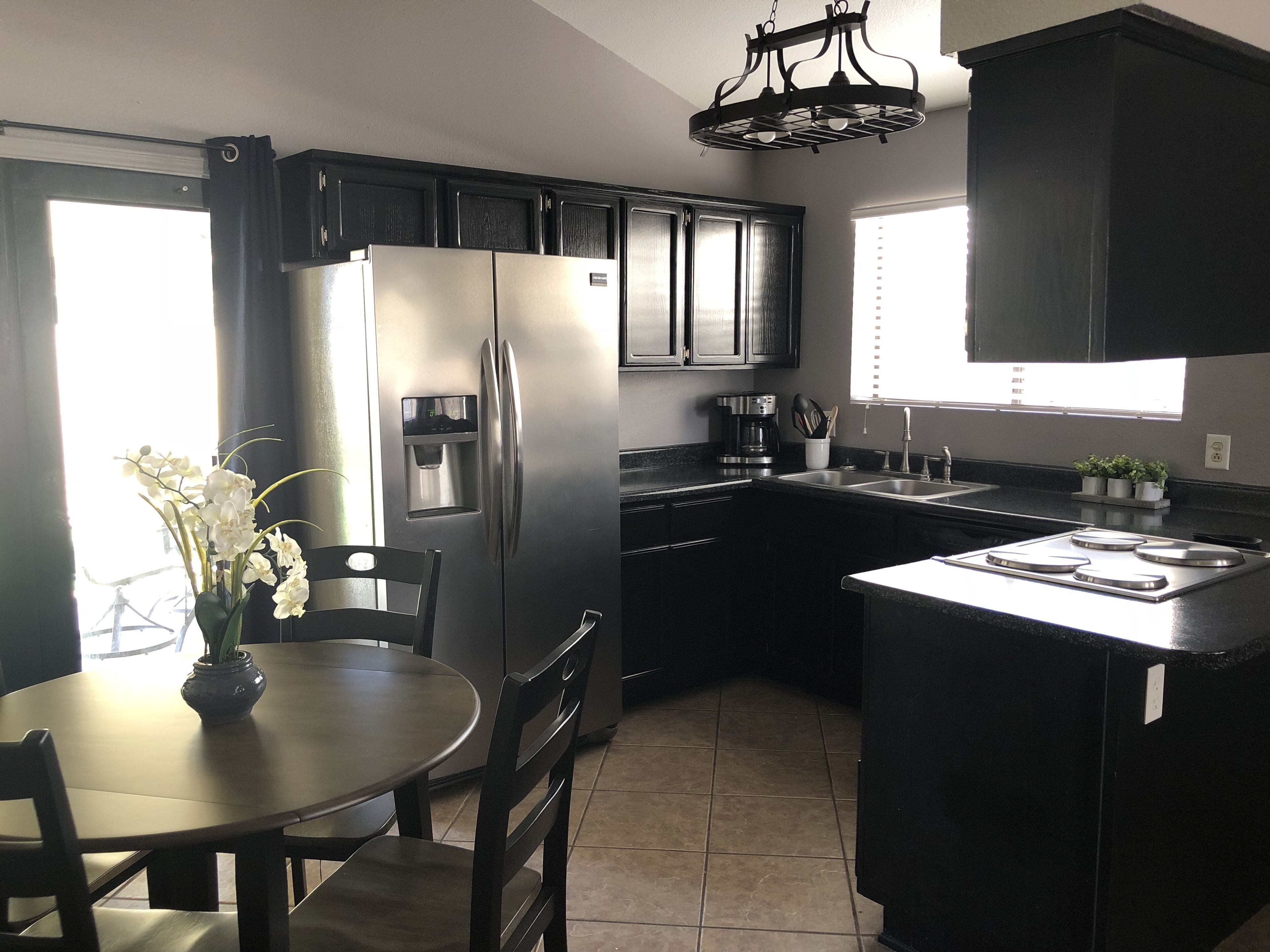 冰箱、微波炉、烤箱、炉灶