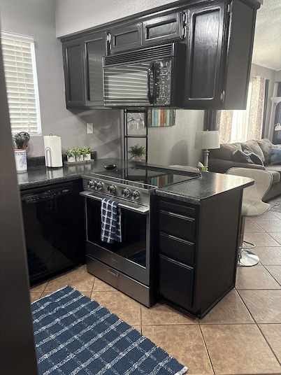 Yuma Townhouse - Centrally Located!