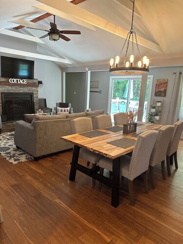 Neu renoviertes Ferienhaus in einer ruhigen, friedlichen, waldreichen Umgebung     