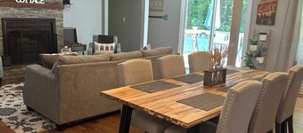 静かで穏やかな樹木が茂ったエリアに位置する新しく改装されたコテージ     