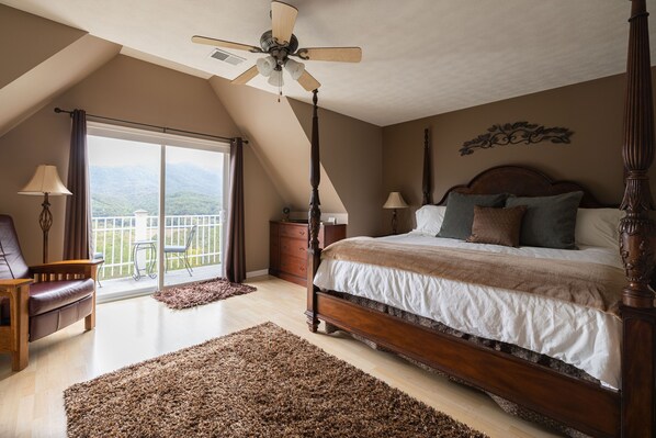 8 多间卧室、熨斗/熨衣板、免费 WiFi、床单