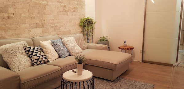 LED TV - Check out the coolest villa in town (Sector 3)