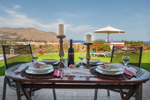 Outdoor dining - Villa Balos with fantastic sea view (Chania)