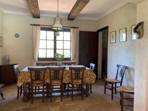Dining - Rustic villa with a large swimming-pool, close to the sea (Puget-sur-Argens)