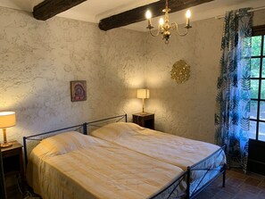 5 Schlafzimmer, Bügeleisen/Bügelbrett, WLAN, Bettwäsche