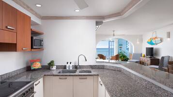 Coffee/tea maker, fridge, microwave, oven