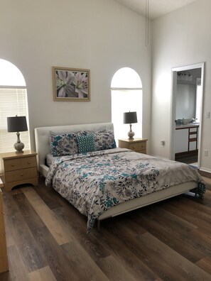 3 عدّة غرف نوم ومكتب ومكواة/لوح كي وواي فاي مجانًا