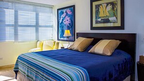 3 chambres, fer et planche à repasser, accès Internet, draps fournis