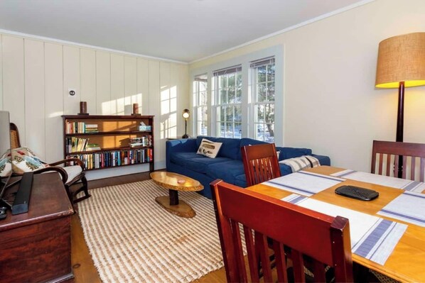 Smart TV, Netflix, streaming services, offices