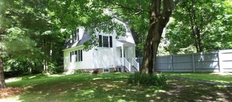 This cottage is a 1 bedroom(s), 1.5 bathrooms, located in Manchester, VT.