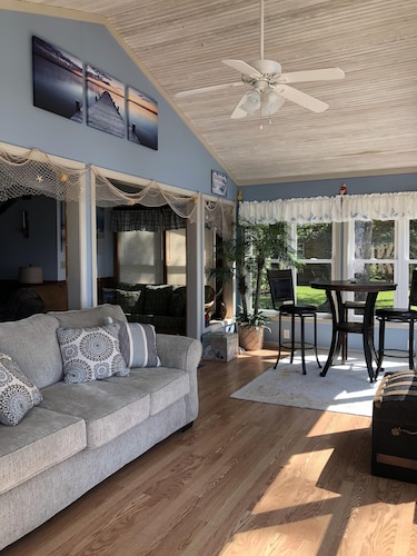 Ada's Camp Historic Bath, NC Cottage- Pet friendly