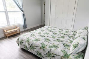 4 bedrooms, iron/ironing board, travel crib, free WiFi