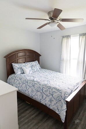 4 bedrooms, iron/ironing board, travel crib, free WiFi