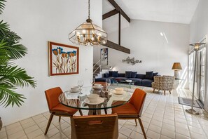 Unclassified image, 5 of 48, button