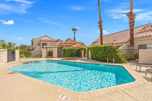 Luokittelematon kuva, 2 kautta 48, painike