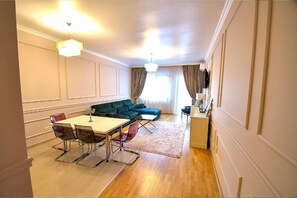 Interior - Seaside Apartament close to the beach, perfect for Neversea annual festival (Constanța)