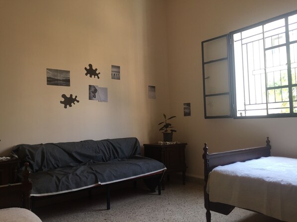 2 Schlafzimmer, Schreibtisch, Internetzugang, Bettwäsche