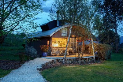 Snowgum romantic Spa Chalet…spoil yourselves it’s worth it at Dreamers…
