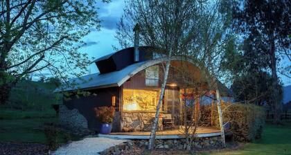 Beautiful romantic chalet | privtspa | near Bright